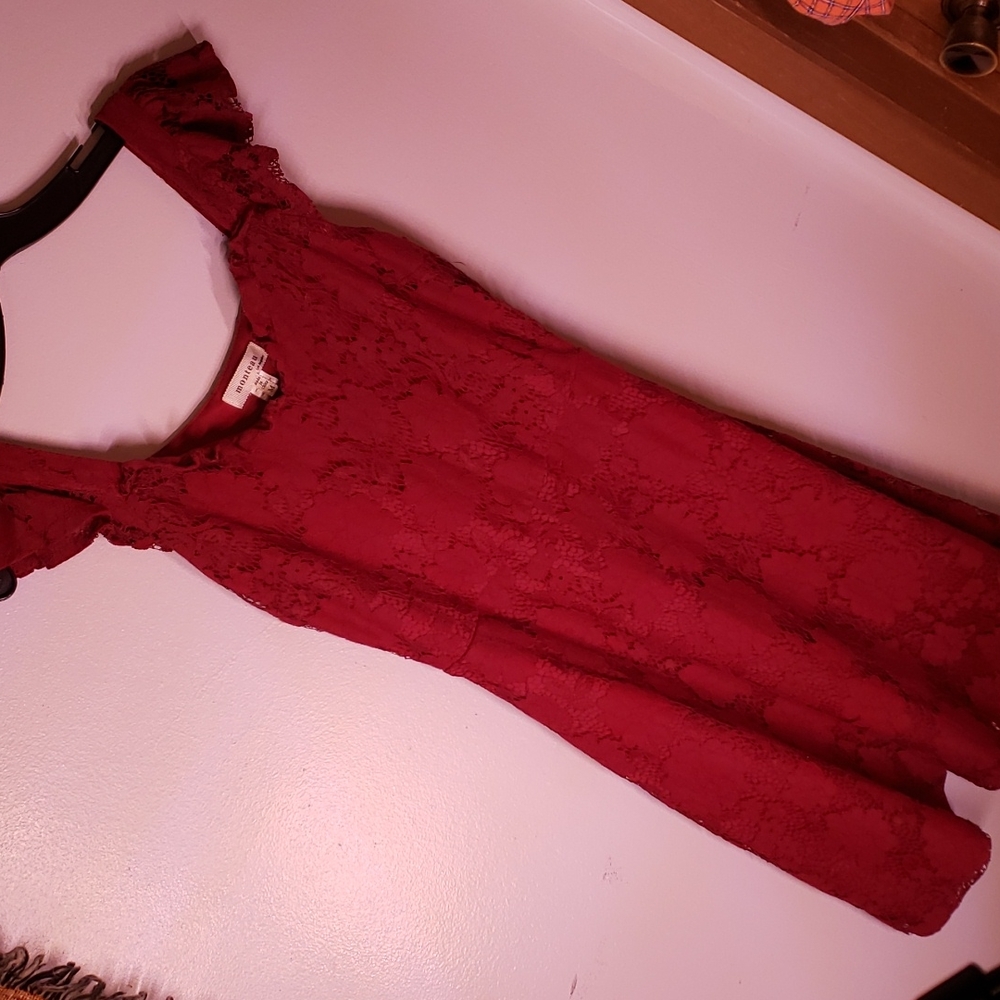 Burgundy formal short lacey dress medium
